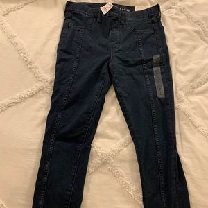 NWT - American Eagle Jeggings - Size 8